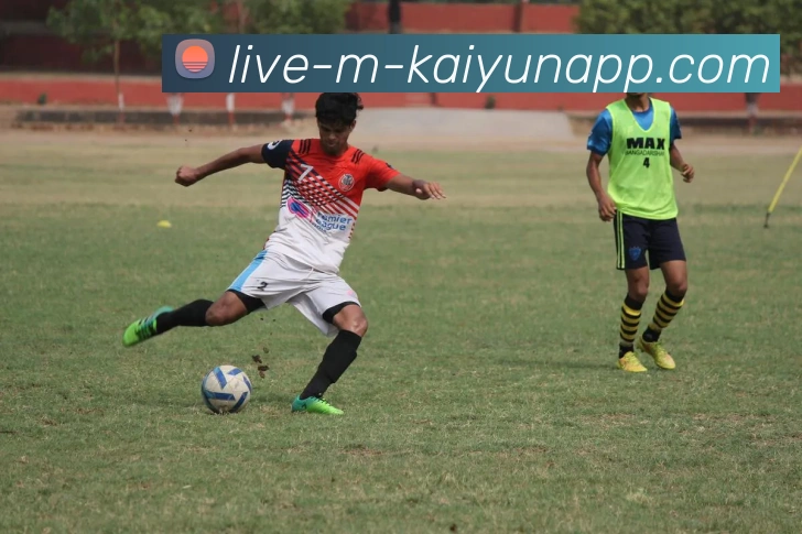 意大利记者金球奖投票：亚尔第一，登贝莱第二萨拉赫第三